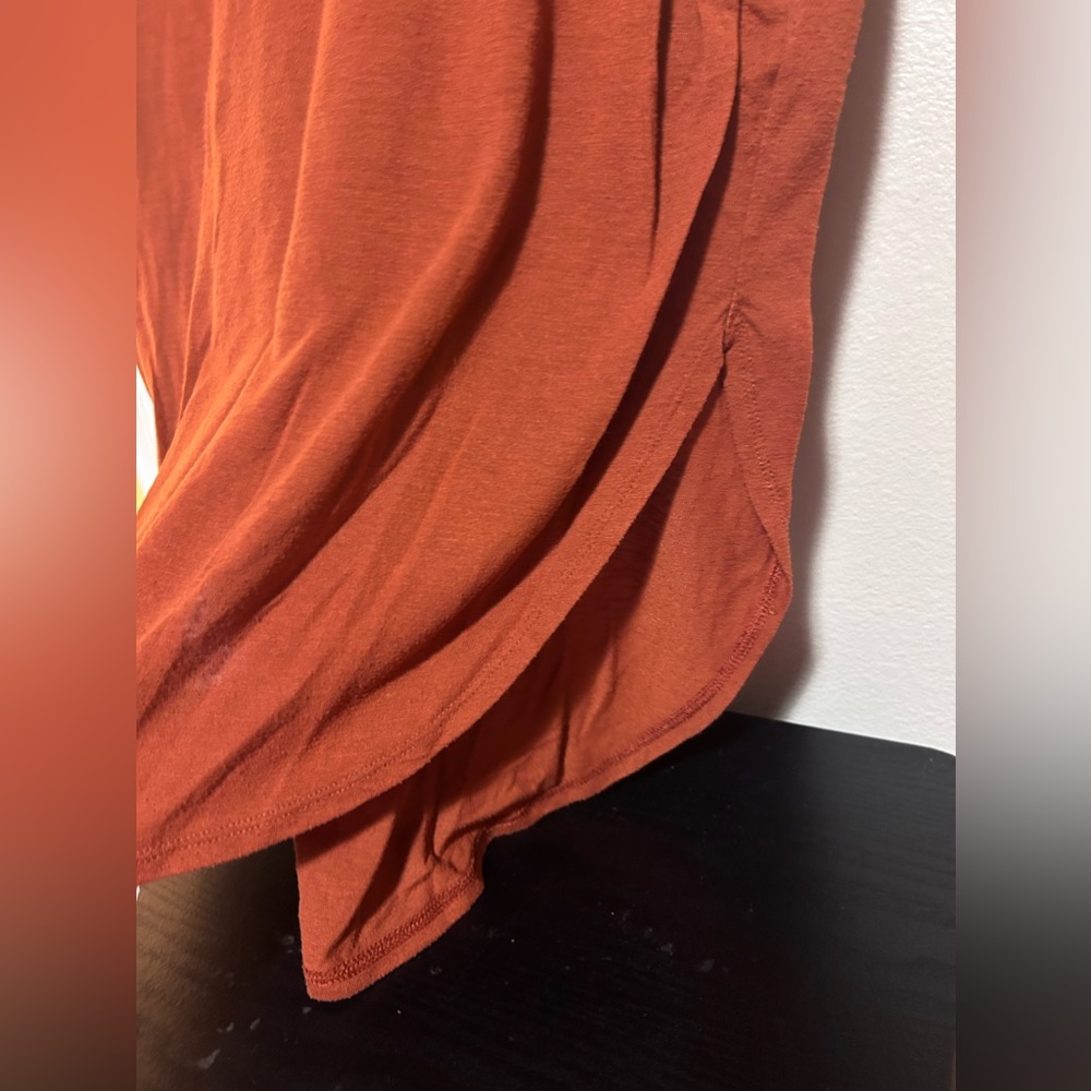 Old Navy Burnt orange short sleeve long top- size xl - Picture 5 of 10